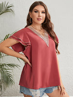 Load image into Gallery viewer, Plus Size Contrast V-Neck Layered Flutter Sleeve Blouse
