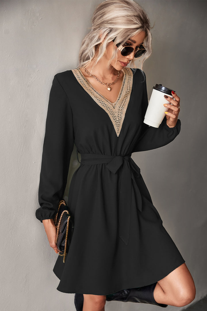 Contrast V-Neck Belted Dress